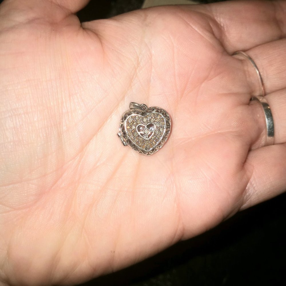 Sterling Silver Heart Lockett View 3